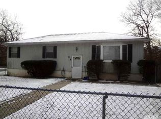 6 Birch Ave, Farmingville, NY 11738