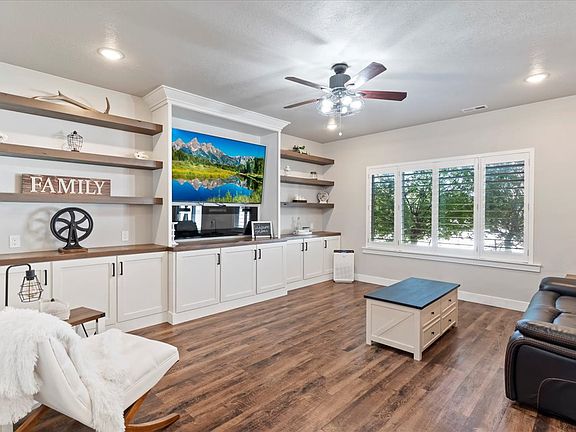 5th image of 1045 W 2400 S