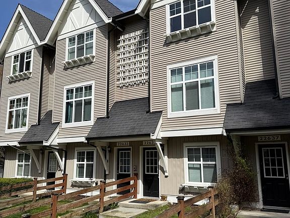 2nd image of 22635 NE Alder Crest Ln