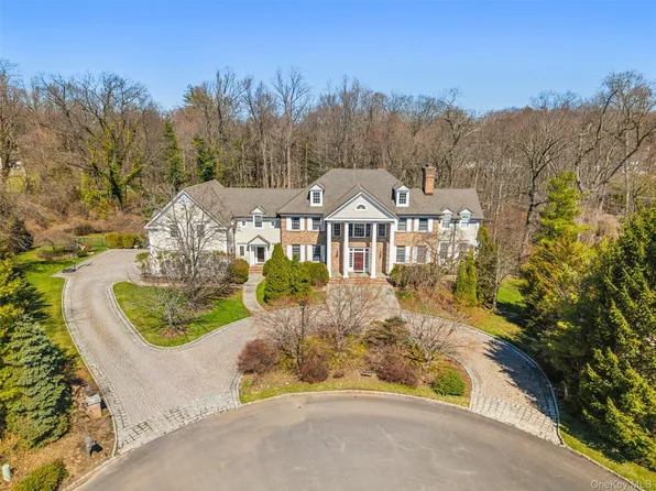 5 Rocky Hollow Drive, Larchmont, NY 10538