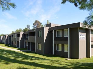 501 SE 10th St #2B, Grand Rapids, MN 55744