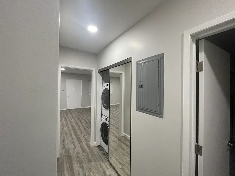 1020 S Sherbourne Dr #303 — Photo 7