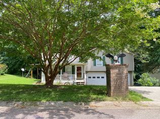 3949 Edge Brook Dr, Flowery Branch, GA 30542