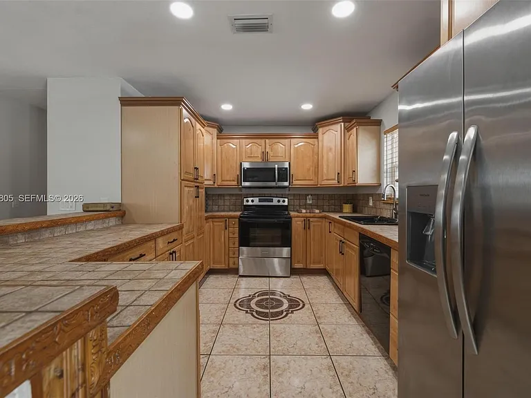 6595 Massachusetts Dr — Photo 12