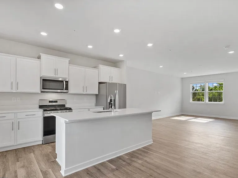 16502 Green Glade Dr — Photo 9