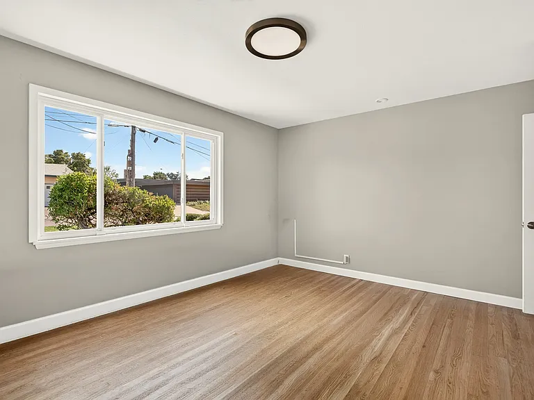 10420 Greenview Dr — Photo 29