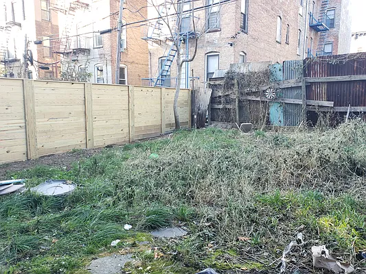 Rented by Signature Property Realty | media 33