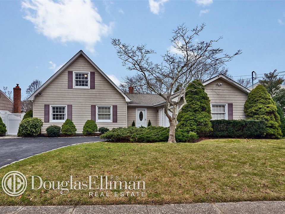 1st image of 216 Astor Dr