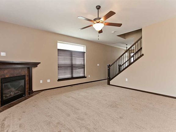 5th image of 440 Watts Ct