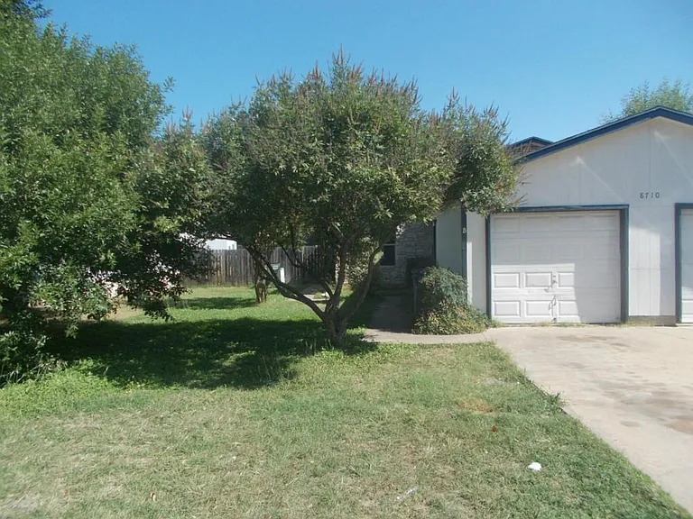 8710 Piney Point Dr #B — Photo 1