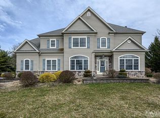 3 Endicott Dr, Great Meadows, NJ 07838