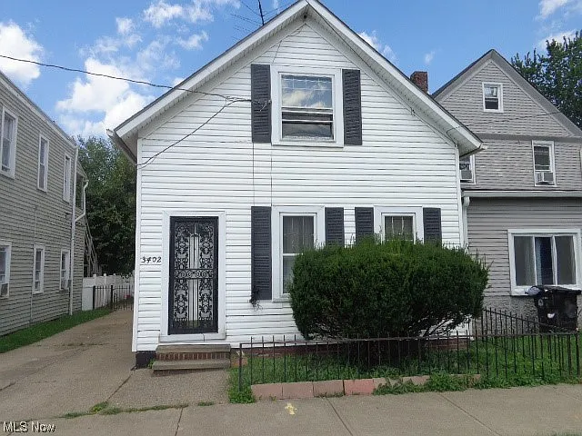 3402 Walton Ave photo 1