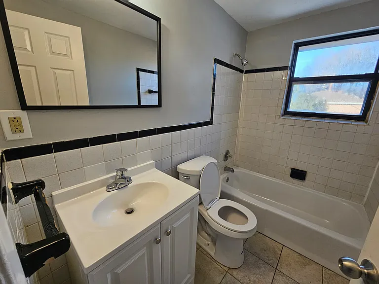 435 Allen St #201 — Photo 8