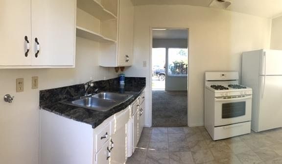 Eat-in Kitchen