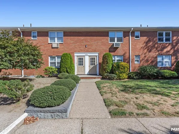 50 Knox Ter APT 1B, Wayne, NJ 07470