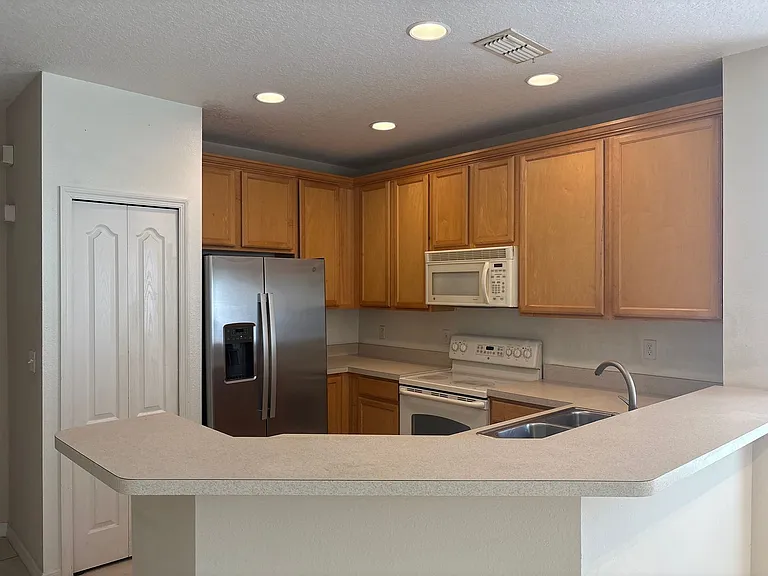 9428 Flowering Cottonwood Rd #660 — Photo 5
