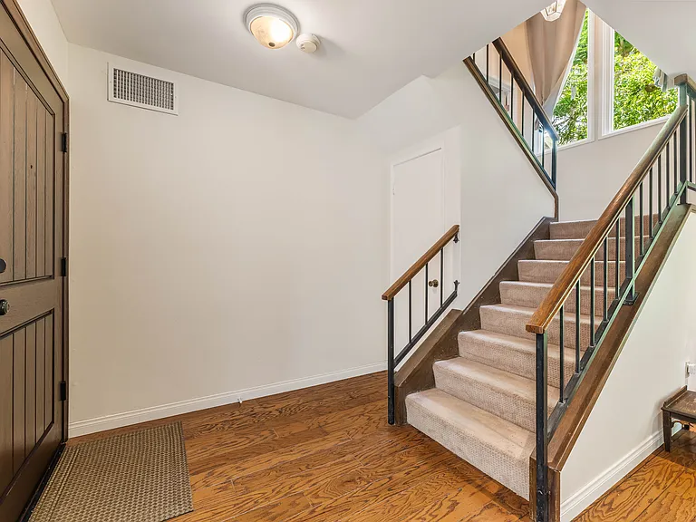 28130 Ambergate Dr — Photo 9