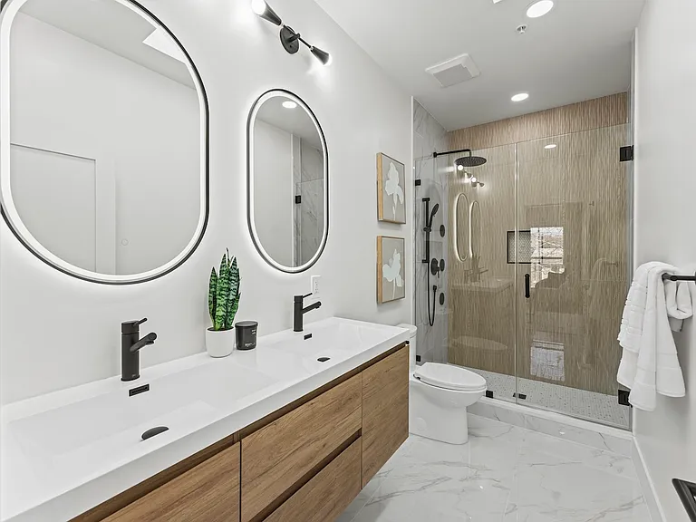 4320 7th St NW #2 — Photo 3