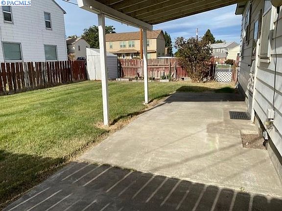 2nd image of 1325-1327 Thayer Dr