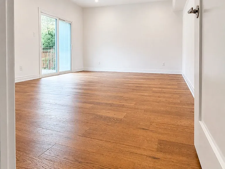 1285 Rebecca St — Photo 16
