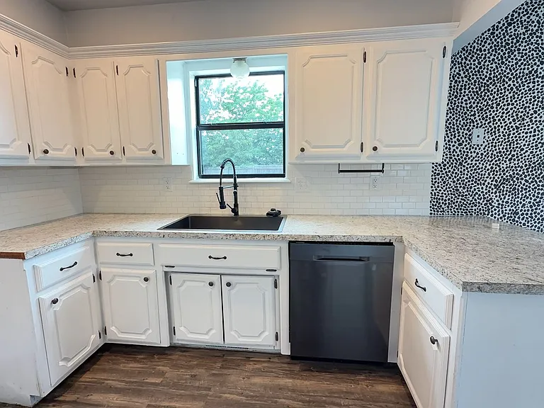 9301 Maypark Cir — Photo 36