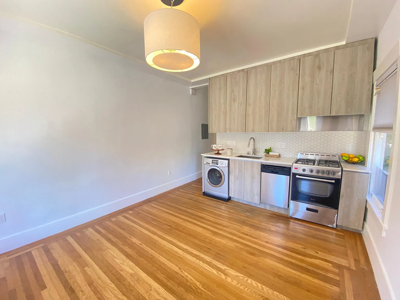 1 bed, 500 sqft, $2,295 — Photo 2