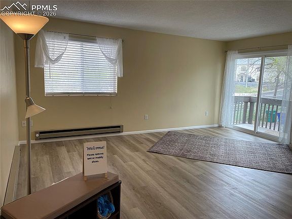 2nd image of 1402-1404 Race St