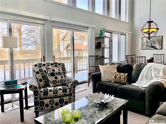 5th image of 8258 Canterbury Dr