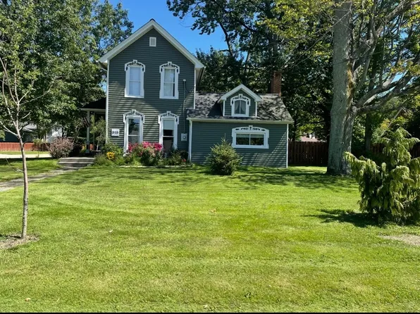 919 Richmond Rd, Lyndhurst, OH 44124