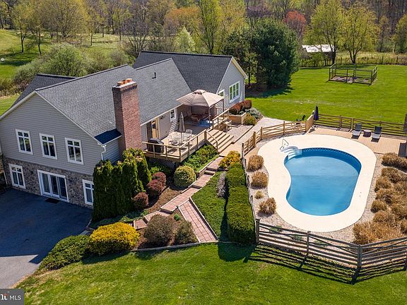 3rd image of 14289 Old Frederick Rd