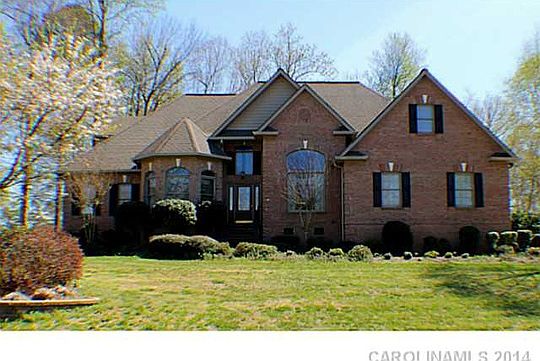 1st image of 413 Sebring Dr