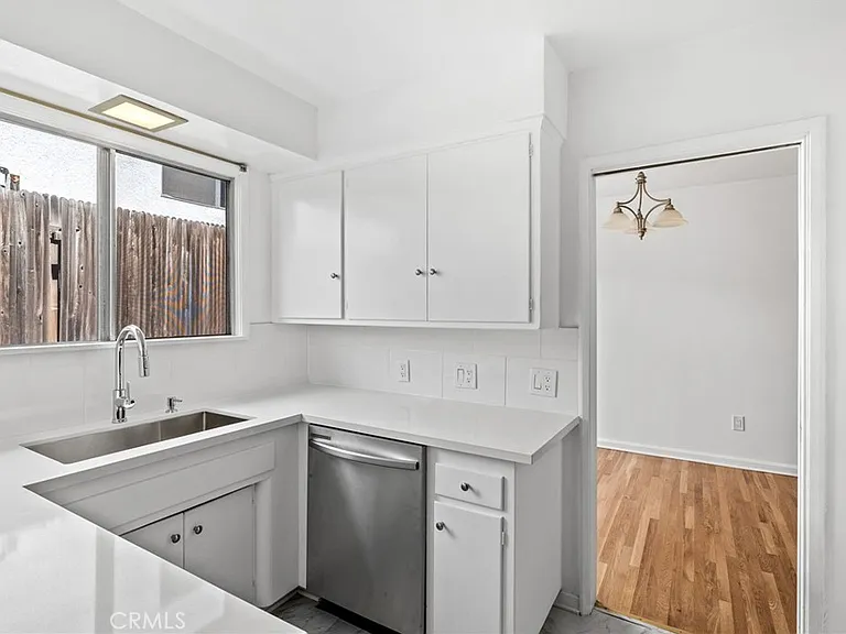 11761 W Sunset Blvd — Photo 6