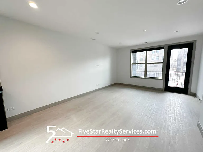4050 S Indiana Ave #3F — Photo 6