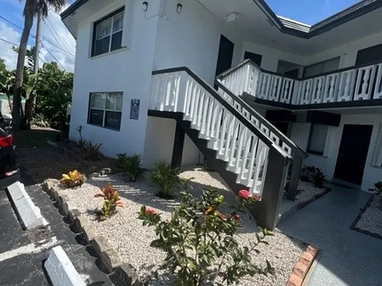 2401 NW 9th Ave — Photo 3