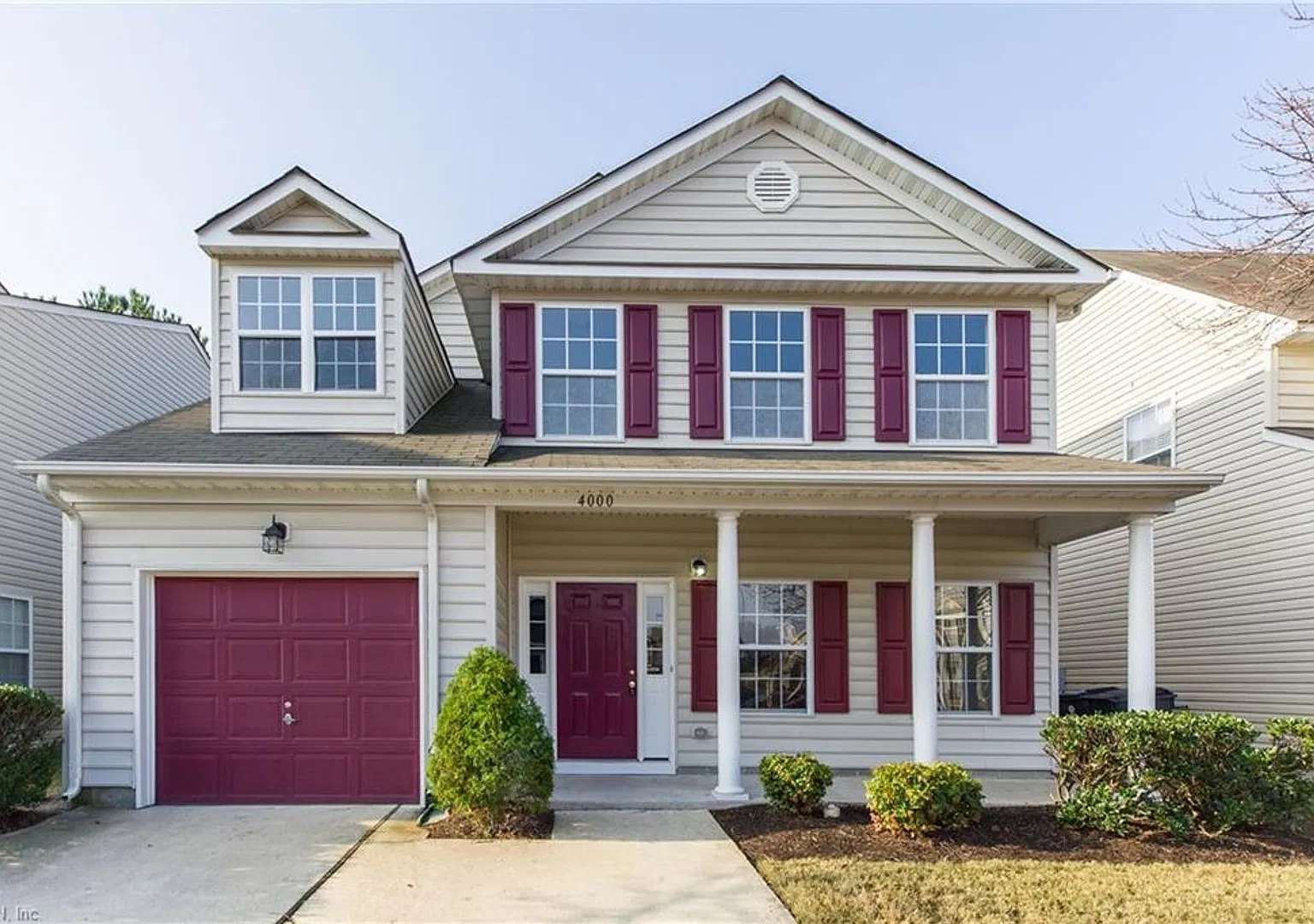 Beautiful 4 Bedroom In Sought After River Breeze, Chesapeake! — Photo 1