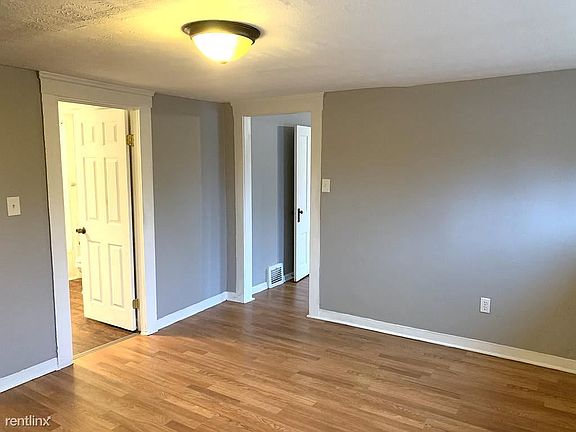 4th image of 2711 Marvin Ave