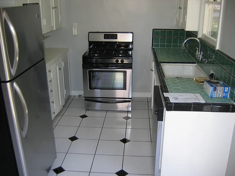 2068 Paramount Dr — Photo 10