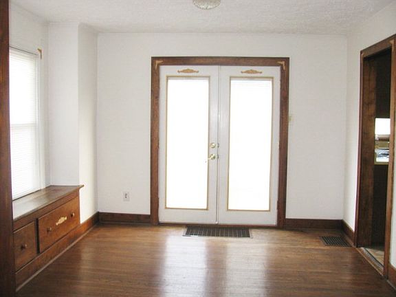 3rd image of 151 Homer St