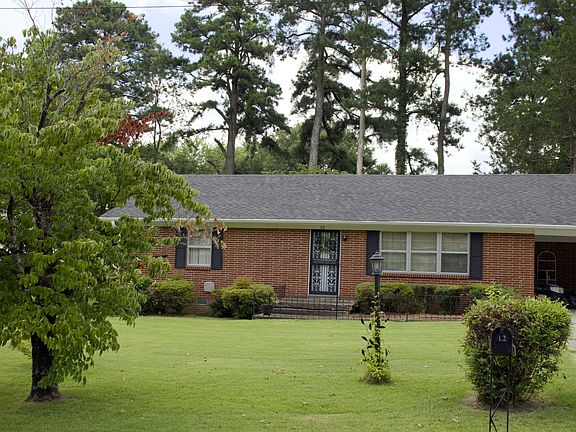 3rd image of 12 Knollwood Dr