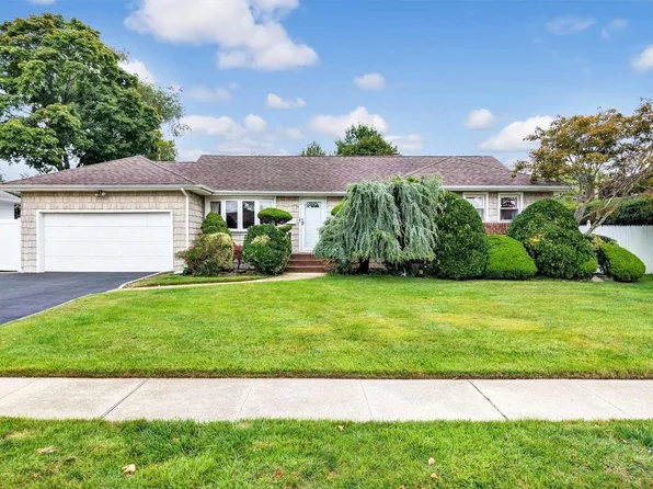 1109 Mcdonald Avenue, Wantagh, NY 11793