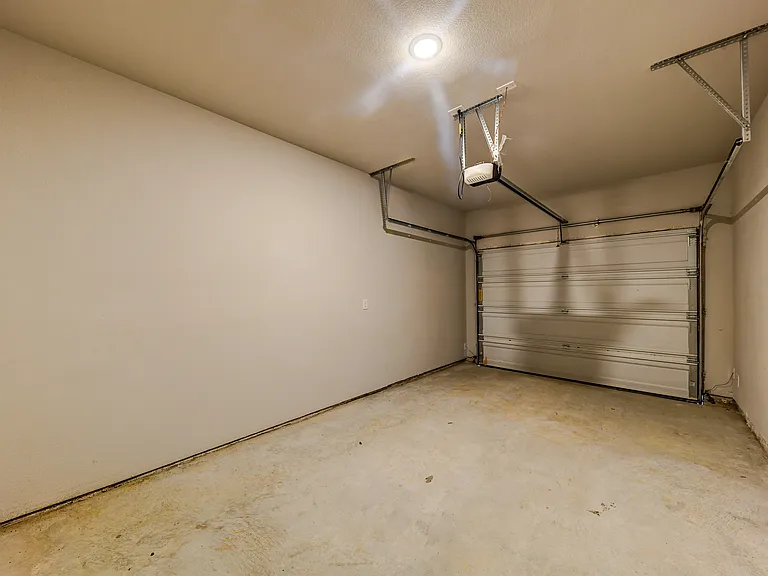 1218 Chestnut Ct E — Photo 9