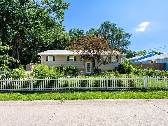 3rd image of 2684 1st St