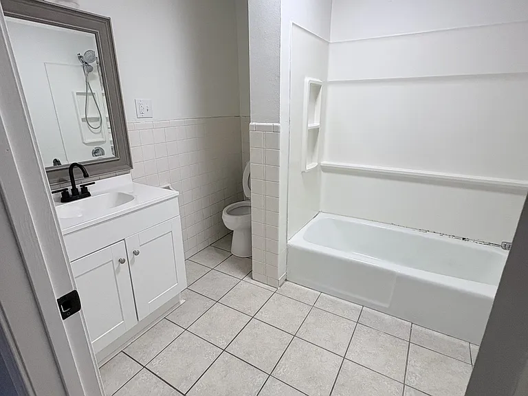 340 S Main St #5 — Photo 5