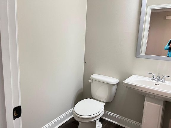 3rd image of 129 Camden Park Dr