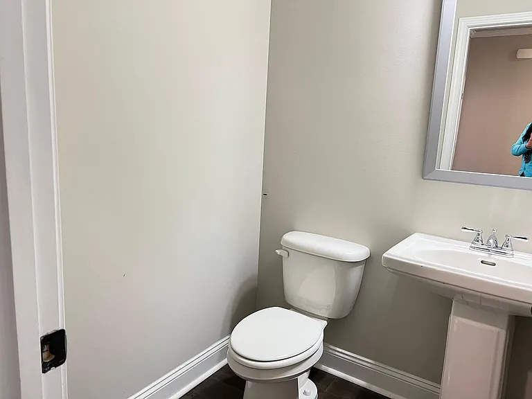 129 Camden Park Dr — Photo 3