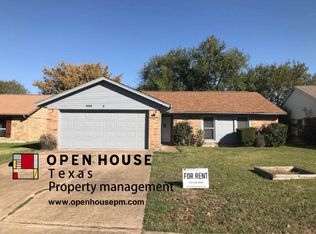 602 Southridge Ct, Grand Prairie, TX 75052