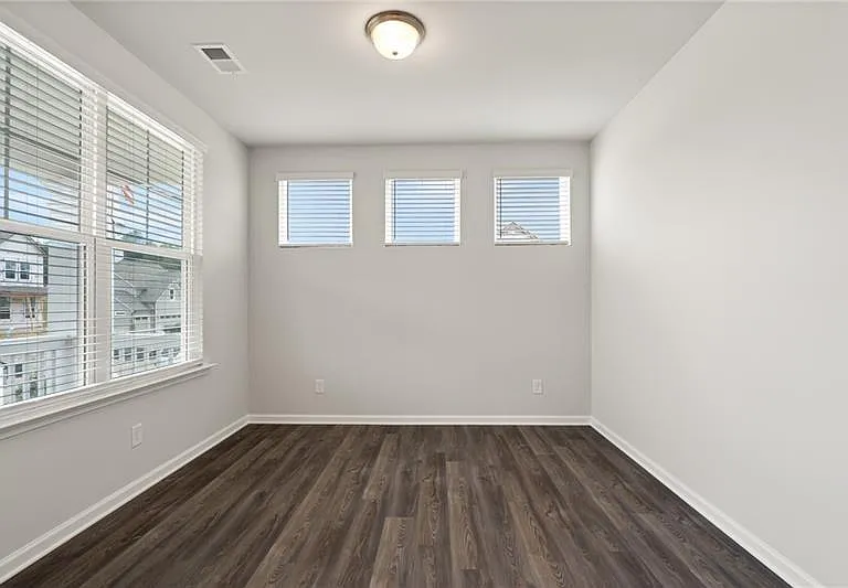 4945 Shipley Ave — Photo 5