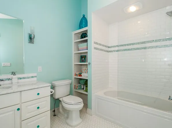 6083 Browns Lake Rd, Jackson, MI 49203