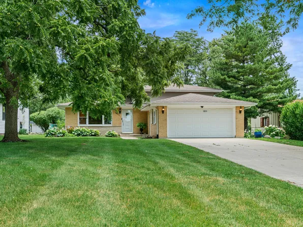 1011 Valewood Rd, Bartlett, IL 60103