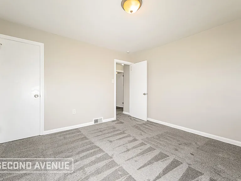 1721 Vanburen St — Photo 10